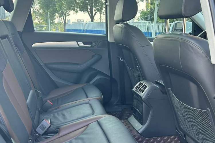 Used Audi Q5 2017 Plus 40 TFSI Technology Model
