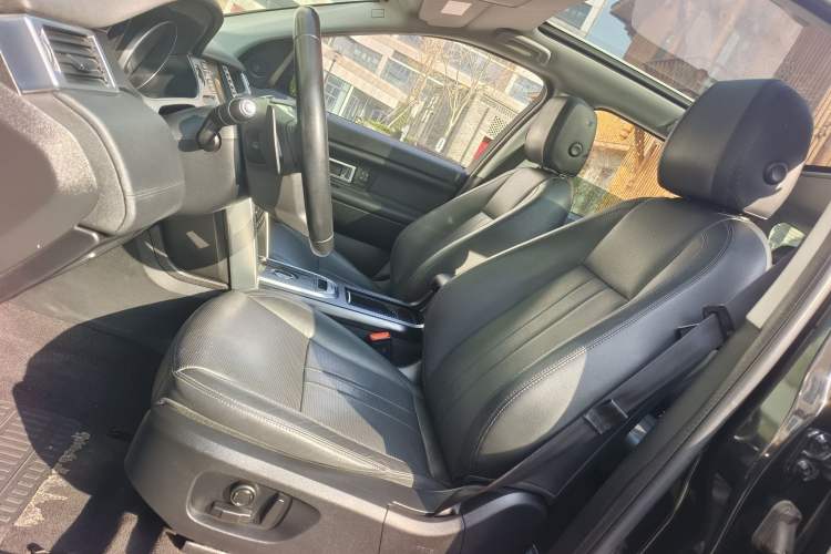 Used Land Rover Discovery Sport 2018 240 PS HSE Version
