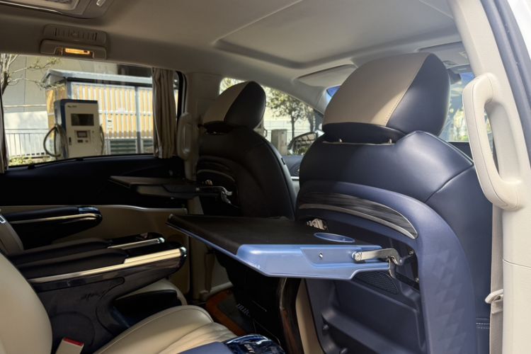 Used Buick GL8 2022 Land Cruiser Executive Class 652T Comfort Model
