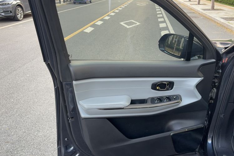 Used Nio ES8 2020 415 km Range 6-Seater Version
