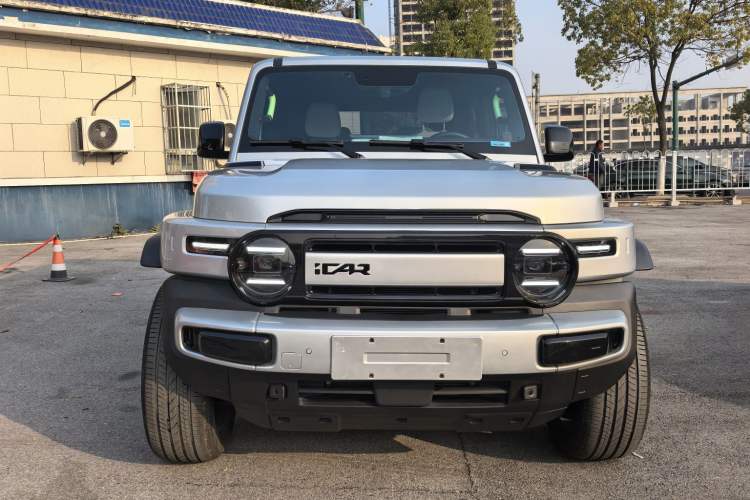 Used  V23 2025 401 Two-Wheel Drive Advanced Edition
