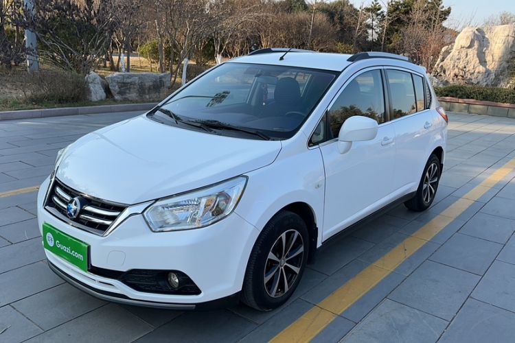 Used Venucia R50 2015 1.6L Automatic Fashion Edition