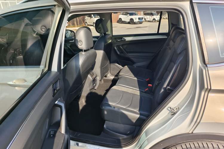 Used Volkswagen Tiguan L 2021 330TSI Automatic Two-Wheel Drive Smart Edition