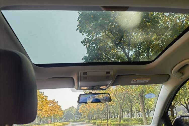 Used Volkswagen Golf 2017 1.6L Automatic Comfort Million-Vehicle Anniversary Edition
