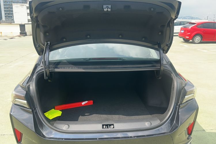 Used Dongfeng Aeolus Yixuan MAX 2024 1.5T Luxury Edition
