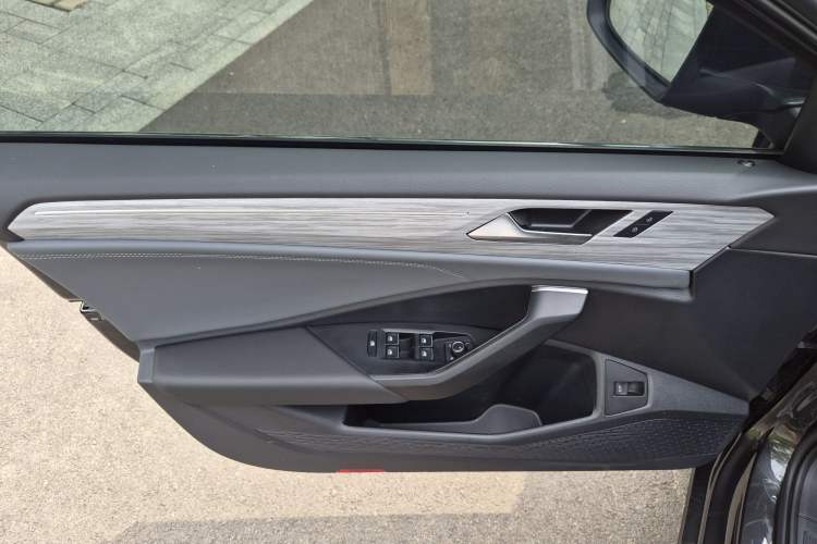 Used Volkswagen Sagitar 2023 300TSI DSG Excellence Edition
