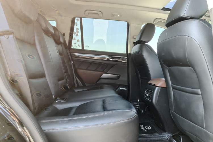 Used GAC Trumpchi GS7 2017 320T Two-Wheel-Drive Luxury Smart Connectivity Model