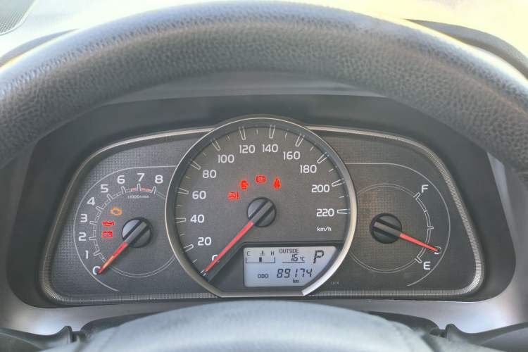 Used Toyota RAV4 2019 2.0L CVT Two-Wheel Drive Luxury Version China VI Standard