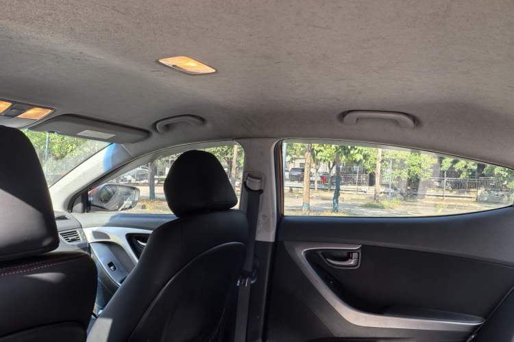 Used Hyundai Elantra (5th Generation / Langdong) 2015 1.6L Automatic Fashion Model
