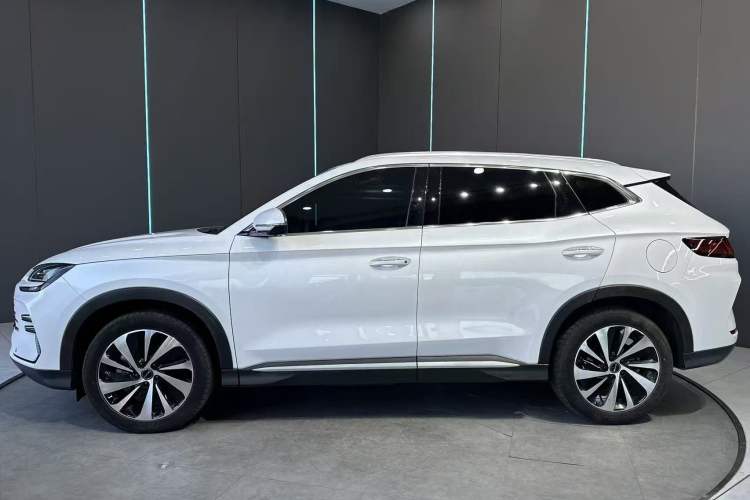 Used BYD Song PLUS New Energy 2023 Champion Edition DM-i 110KM Flagship Model
