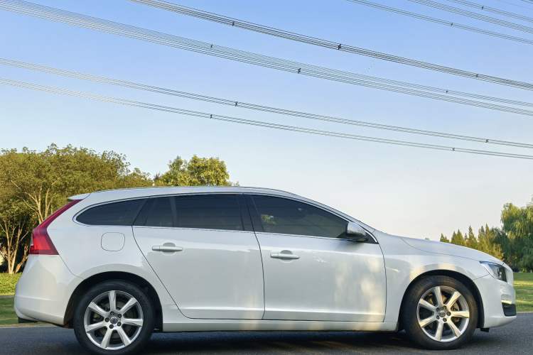 Used Volvo V60 2017 T4 Smart Edition China V Standard