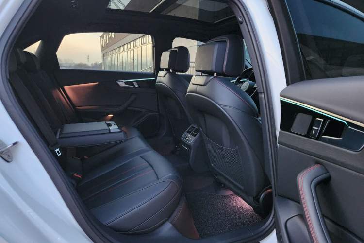 Used Audi A4L 2025 2 Million Units Enjoyment Version 40 TFSI Luxury Dynamic Edition
