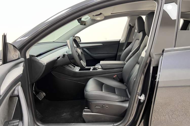 Used Tesla Model Y 2024 Long-Range All-Wheel-Drive Version