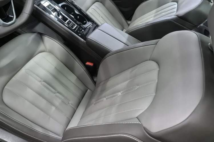 Used Volkswagen Viloran 2024 330TSI Luxury Edition
