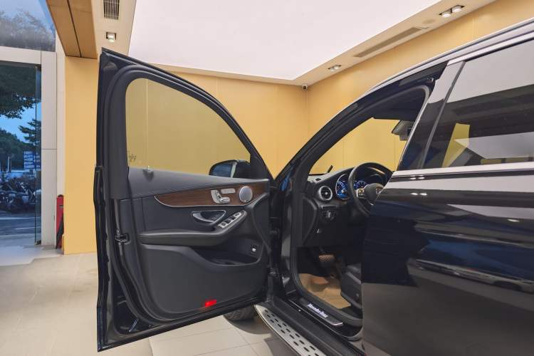 Used Mercedes-Benz GLC 2021 GLC 300 L 4MATIC Dynamic Model