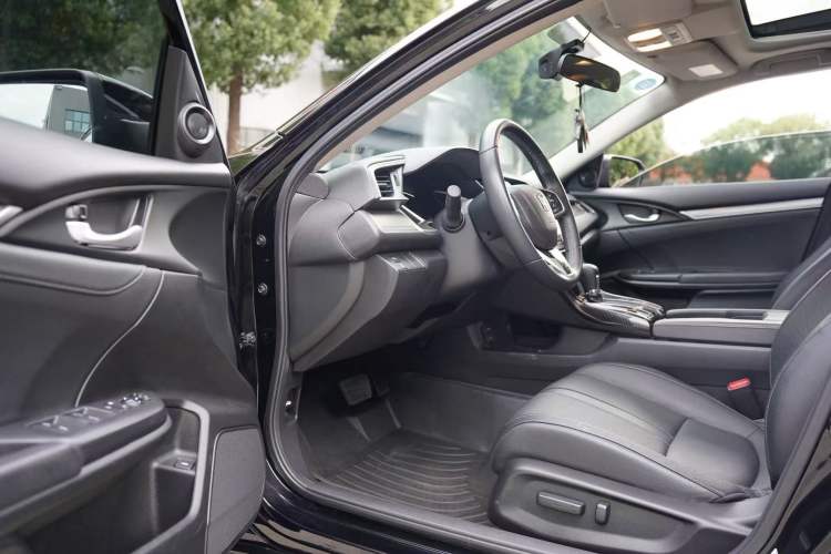 Used Honda Civic 2016 220TURBO CVT Prestige Edition
