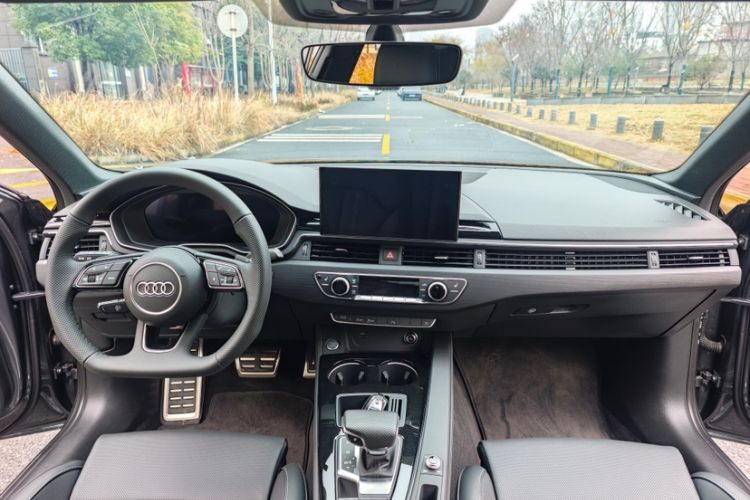 Used Audi A4L 2025 2 Million Units Enjoyment Version 40 TFSI Luxury Dynamic Edition
