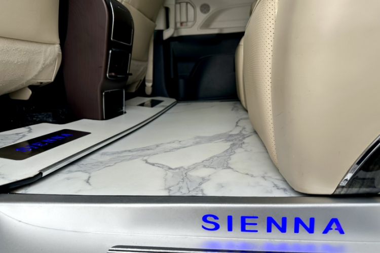 Used Toyota Sienna 2021 2.5L Hybrid Luxury Edition
