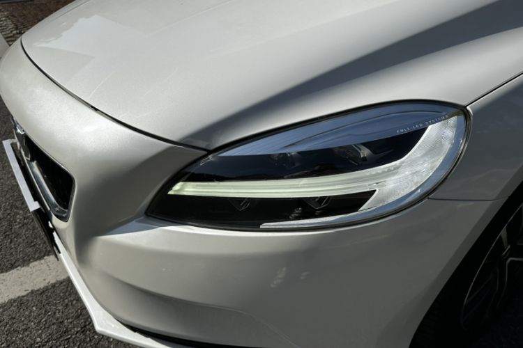 Used Volvo V40 2017 T3 Zhiyi Edition
