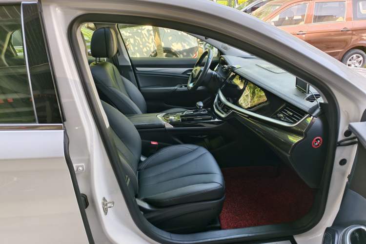 Used Geely Auto Emgrand GT 2018 1.5T MHEV Yaoxiang Edition
