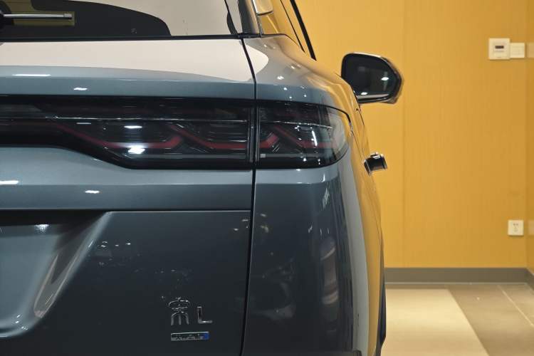 Used BYD Song L DM-i 2025 Intelligent Driving Version 160 km Beyond-Range Type