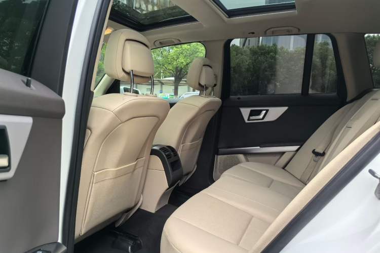 Used Mercedes-Benz GLK-Class 2013 GLK 300 4MATIC Dynamic Sunroof Model