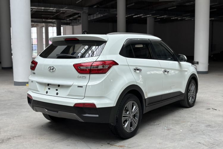 Used Hyundai ix25 2015 2.0L Automatic 4x4 Deluxe DLX
