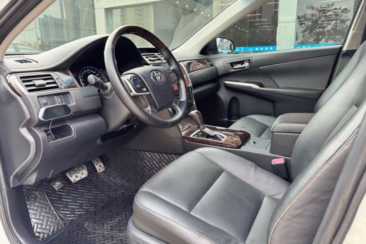 Used Toyota Camry 2016 2.0G 10th Anniversary Leading Edition
