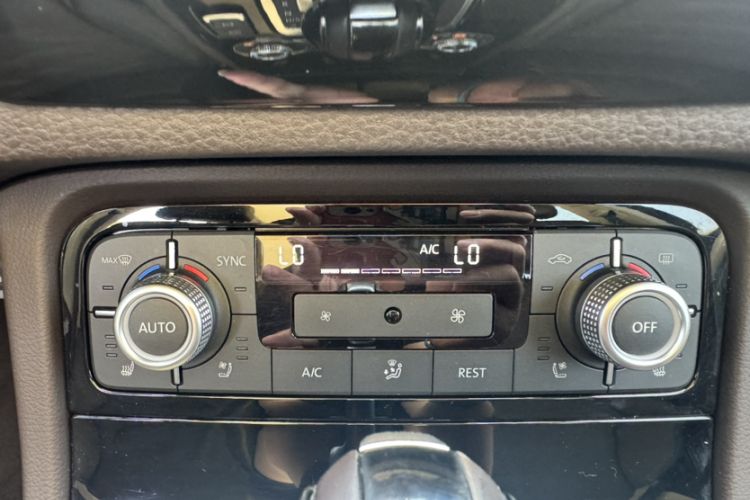 Used Volkswagen Touareg 2017 3.0 TSI Touareg Model
