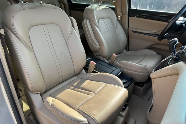 Used Buick GL8 2018 ES 28T Flagship Model China VI Standard
