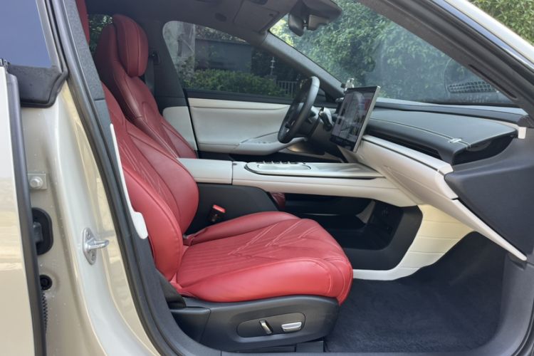 Used  SU7 2024 Rear-Drive Ultra-Long Range Advanced Pro-Level Intelligent Driving Version
