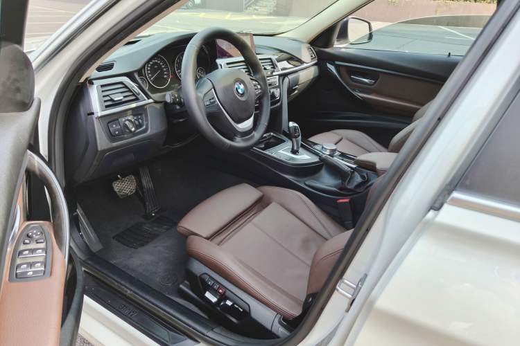 Used BMW 3 Series 2019 320Li Fashion Model
