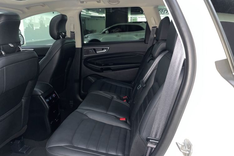 Used Ford Edge 2018 EcoBoost 245 Two-Wheel-Drive Titanium 7-Seater China VI Standard