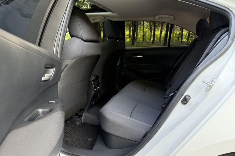 Used Toyota Corolla 2021 Dual-Motor 1.8L E-CVT Elite Edition
