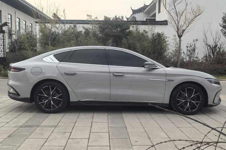 Used BYD Han 2022 EV Genesis Edition 610KM All-Wheel Drive Premium Model