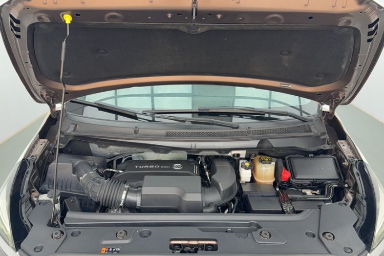 Used Buick GL8 2020 Land Cruiser Executive Class 652T Comfort Model
