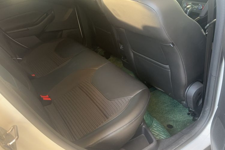 Used Ford Focus 2017 Hatchback 1.6L Automatic Fashion Edition Smart Drive Version
