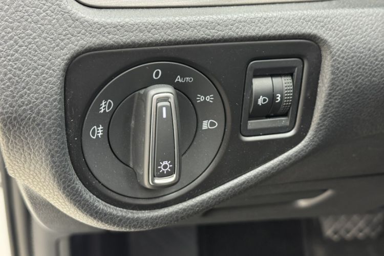 Used Volkswagen Golf 2016 230TSI Automatic Luxury Version
