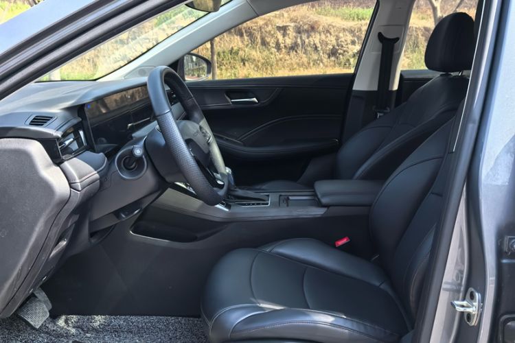 Used Roewe i5 2023 1.5L CVT Luxury Edition
