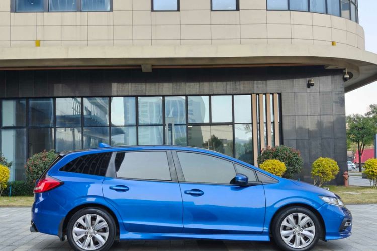 Used Honda Jade 2017 1.8L automatic Comfort version 5 seats
