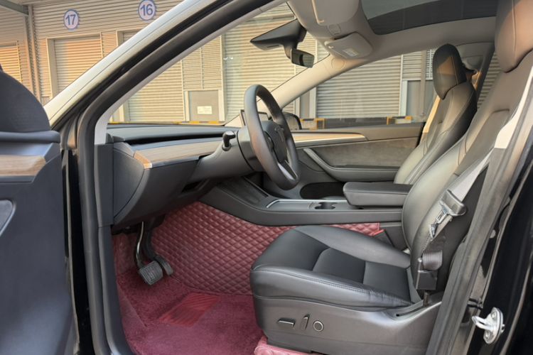 Used Tesla Model Y 2022 Rear-Wheel-Drive Version
