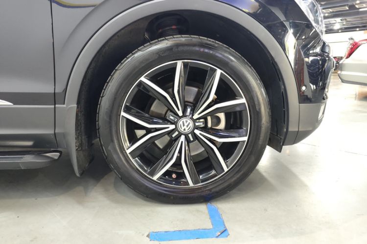 Used Volkswagen Tiguan L 2020 330TSI Automatic Two-Wheel Drive Smart Luxury Edition China VI Standard
