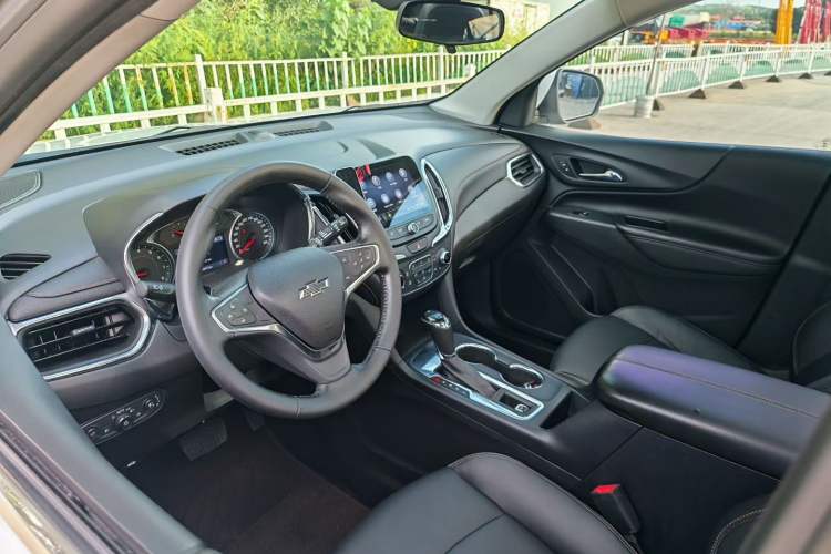 Used Chevrolet Equinox 2019 535T Automatic YuJie Edition China VI
