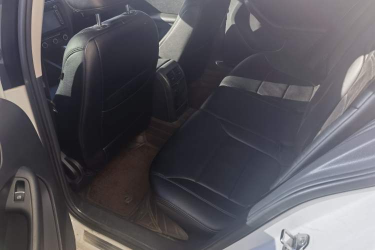 Used Volkswagen Sagitar 2014 Revised Version 1.6L Automatic Leading Edition
