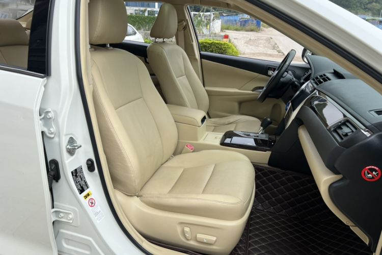 Used Toyota Camry 2015 2.0G Premier Edition
