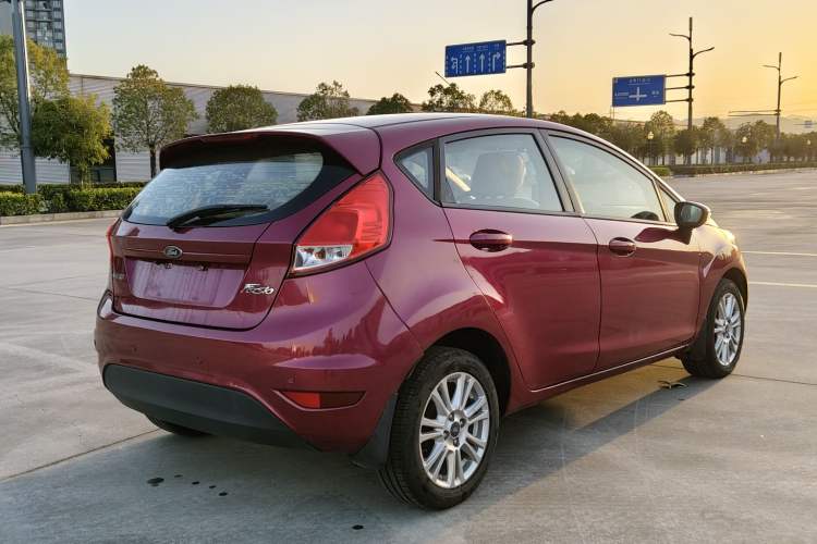 Used Ford Fiesta 2013 Hatchback 1.5L Automatic Fashion Edition
