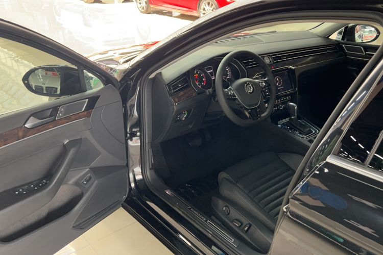 Used Volkswagen Magotan 2019 330TSI DSG Luxury Version China VI Standard
