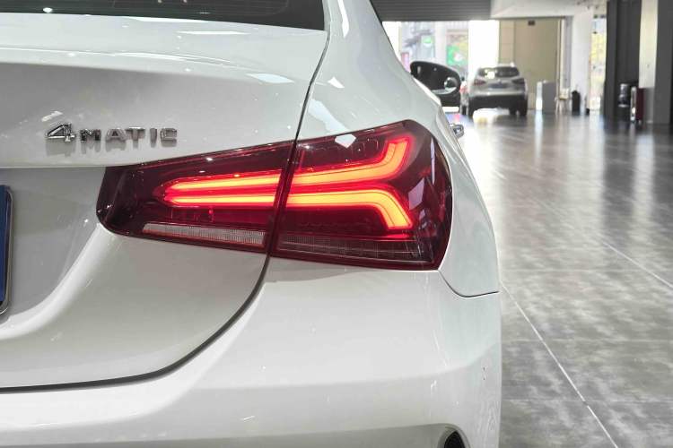 Used Mercedes-Benz A-Class 2021 A 200 L Sport Sedan Fashion Model
