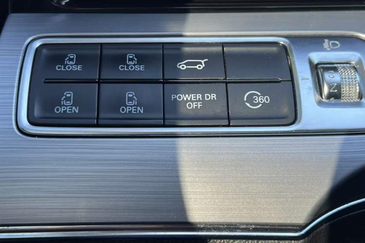 Used Roewe iMAX8 2021 400TGI Supreme Series Prestige Edition
