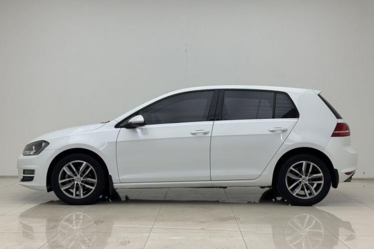 Used Volkswagen Golf 2016 230TSI Automatic Luxury Version
